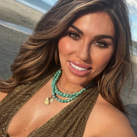 Meet your Posher, Anne - Picture 13 of 16